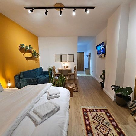 Vibe Studio Apartment Тирана Экстерьер фото