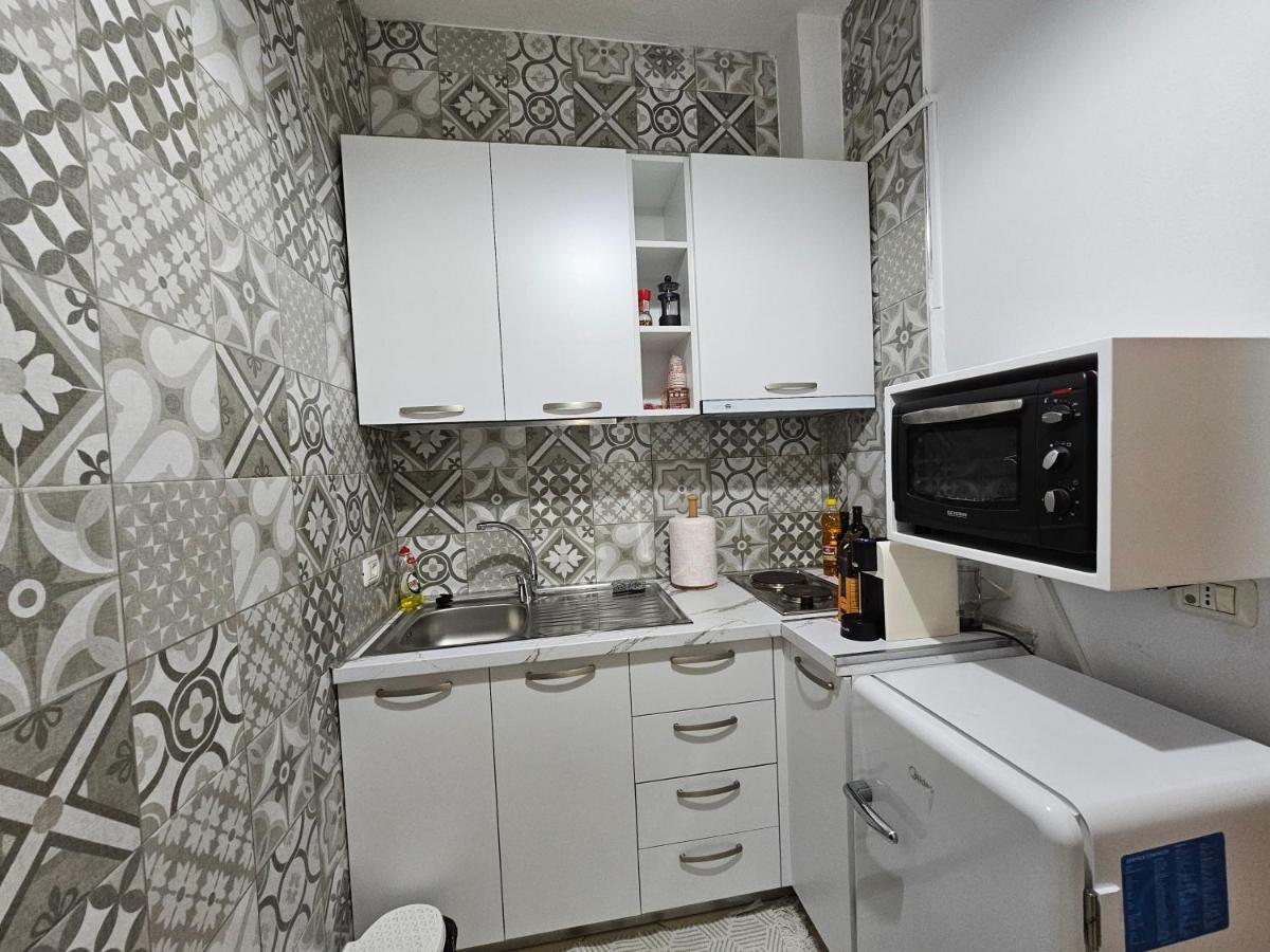 Vibe Studio Apartment Тирана Экстерьер фото