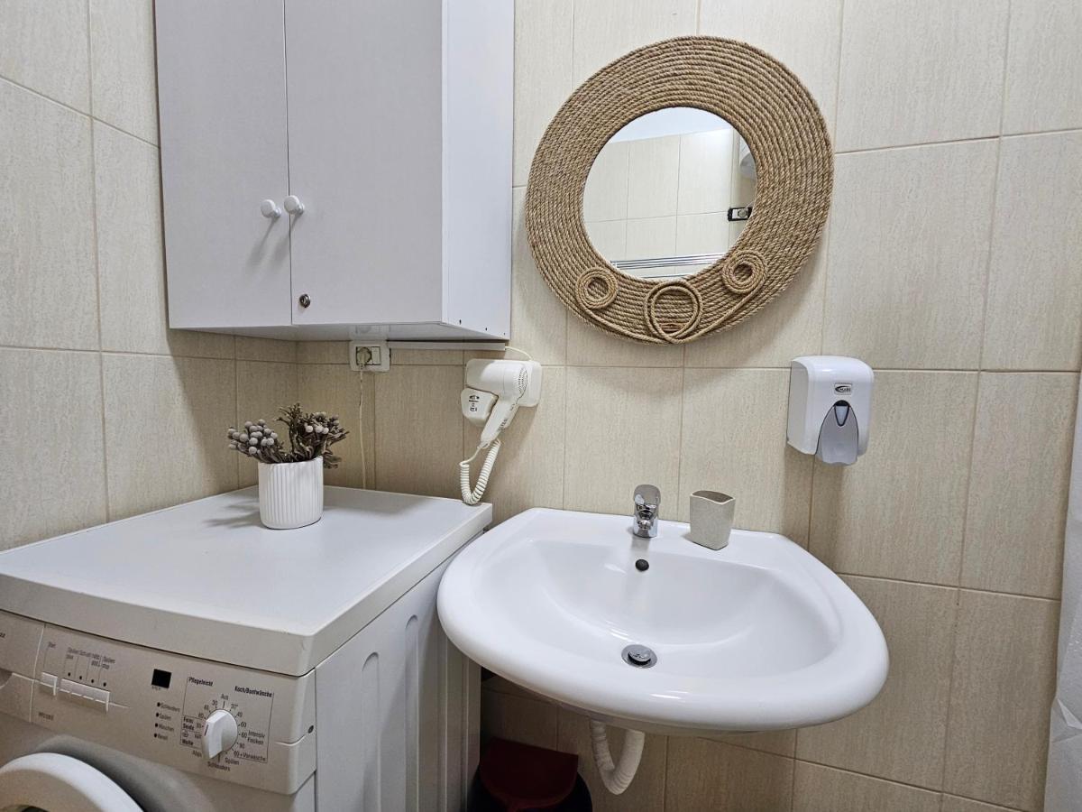 Vibe Studio Apartment Тирана Экстерьер фото